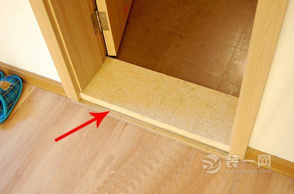 衛(wèi)生間過(guò)門石高度|安裝|防水全解 衛(wèi)生間過(guò)門石效果圖 第2張